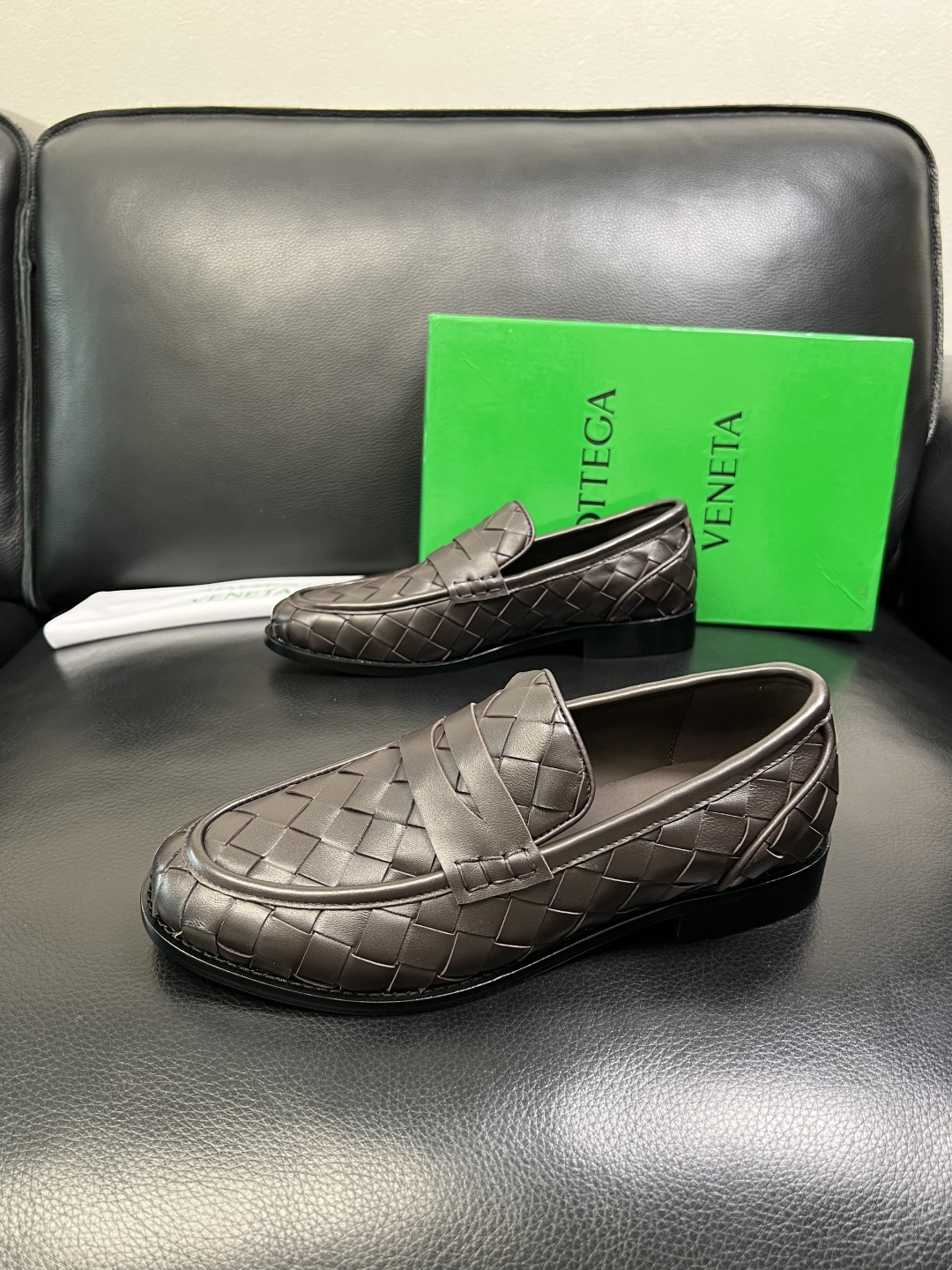BOTTEGA VENETA 顶级代购 葆蝶家 专柜同步，鞋面意大利进口编织牛皮面料，透气牛皮内里舒适，