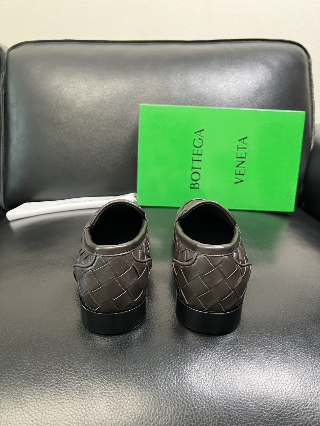 BOTTEGA VENETA 顶级代购 葆蝶家 专柜同步，鞋面意大利进口编织牛皮面料，透气牛皮内里舒适，