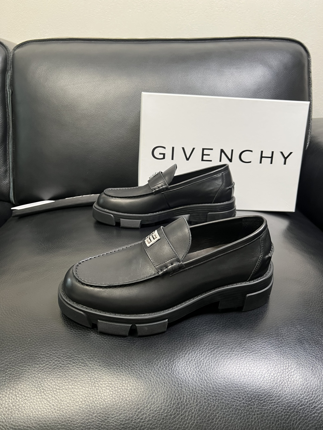 Givenchy 高品质 顶级工艺品 纪梵希 专柜同步原厂配置，意大利进口牛皮搭配网布面料，全鞋配件私模