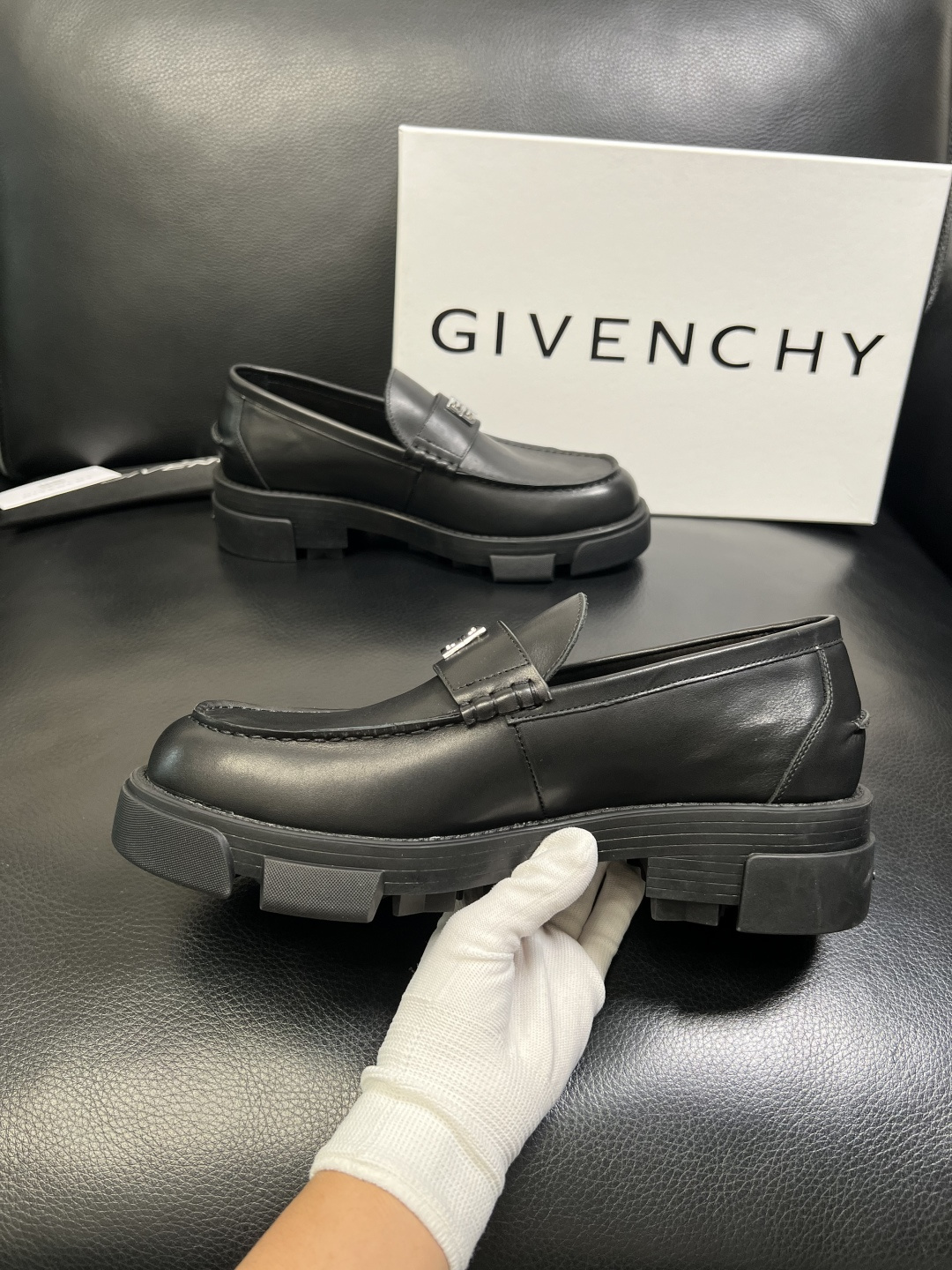 Givenchy 高品质 顶级工艺品 纪梵希 专柜同步原厂配置，意大利进口牛皮搭配网布面料，全鞋配件私模
