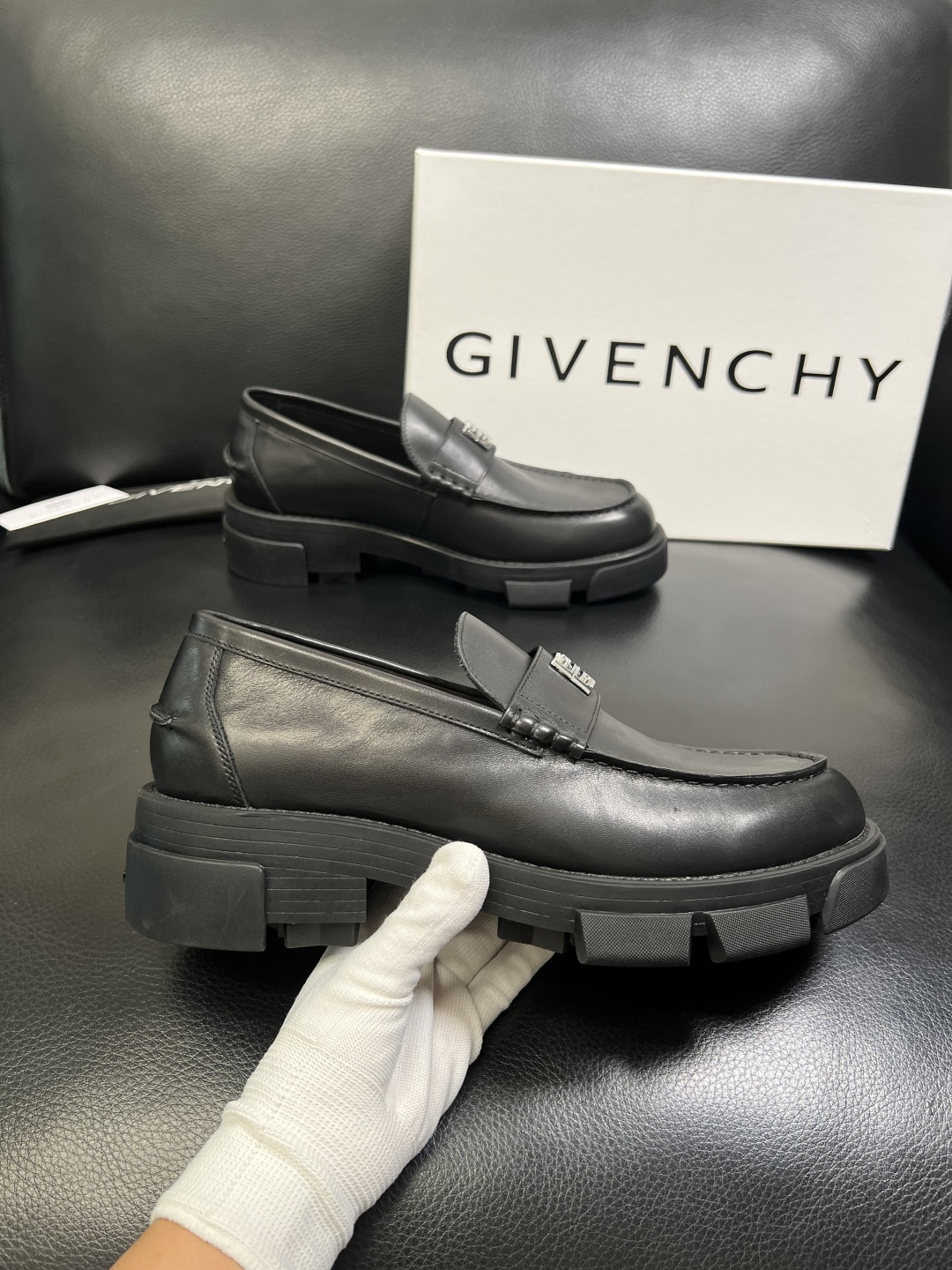 Givenchy 高品质 顶级工艺品 纪梵希 专柜同步原厂配置，意大利进口牛皮搭配网布面料，全鞋配件私模