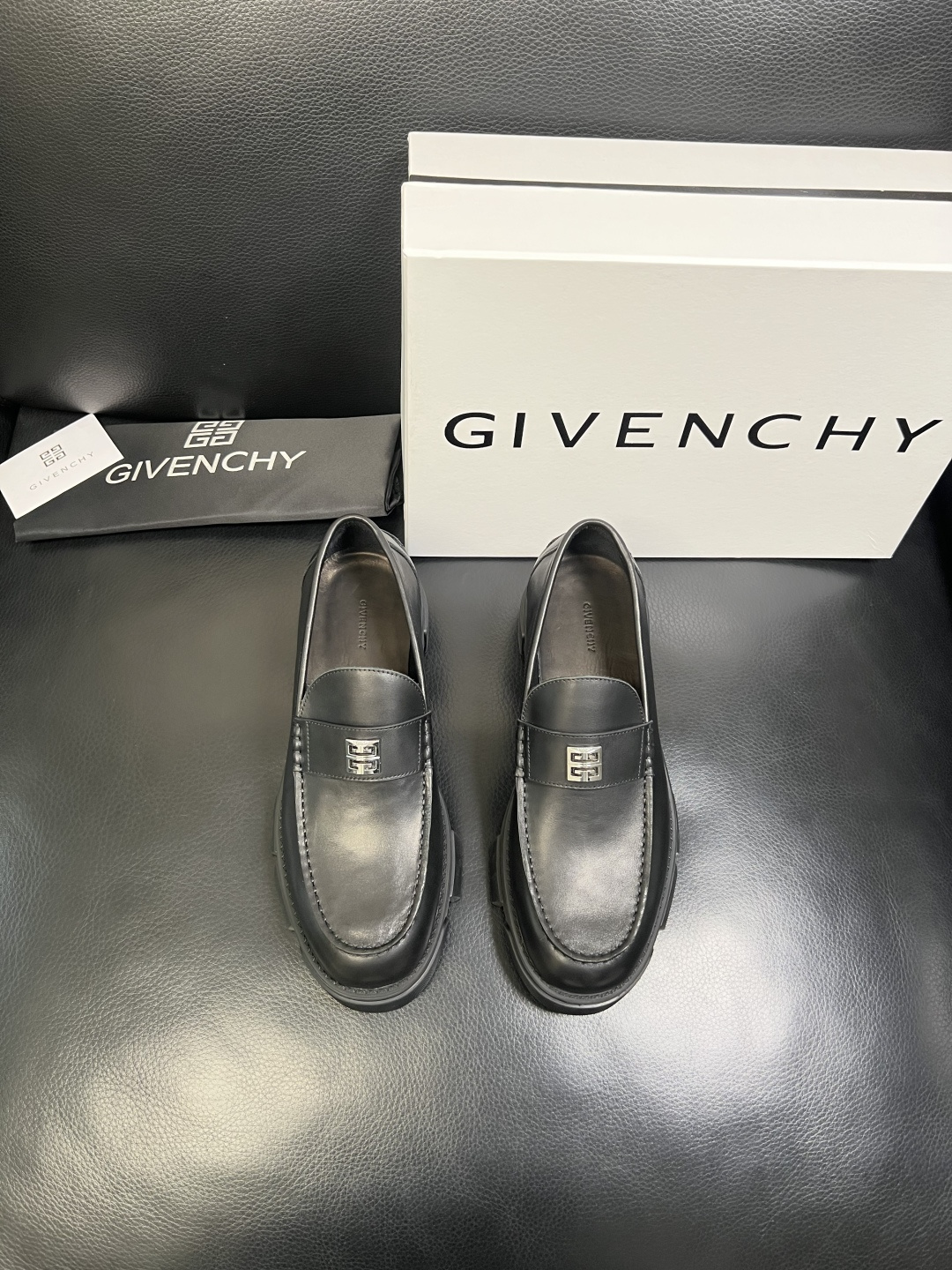 Givenchy 高品质 顶级工艺品 纪梵希 专柜同步原厂配置，意大利进口牛皮搭配网布面料，全鞋配件私模
