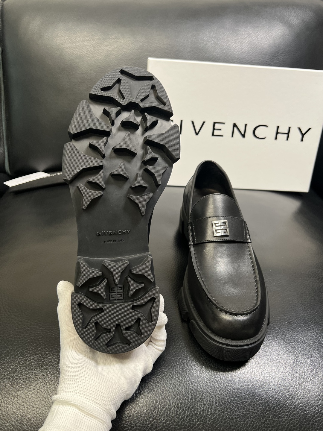 Givenchy 高品质 顶级工艺品 纪梵希 专柜同步原厂配置，意大利进口牛皮搭配网布面料，全鞋配件私模