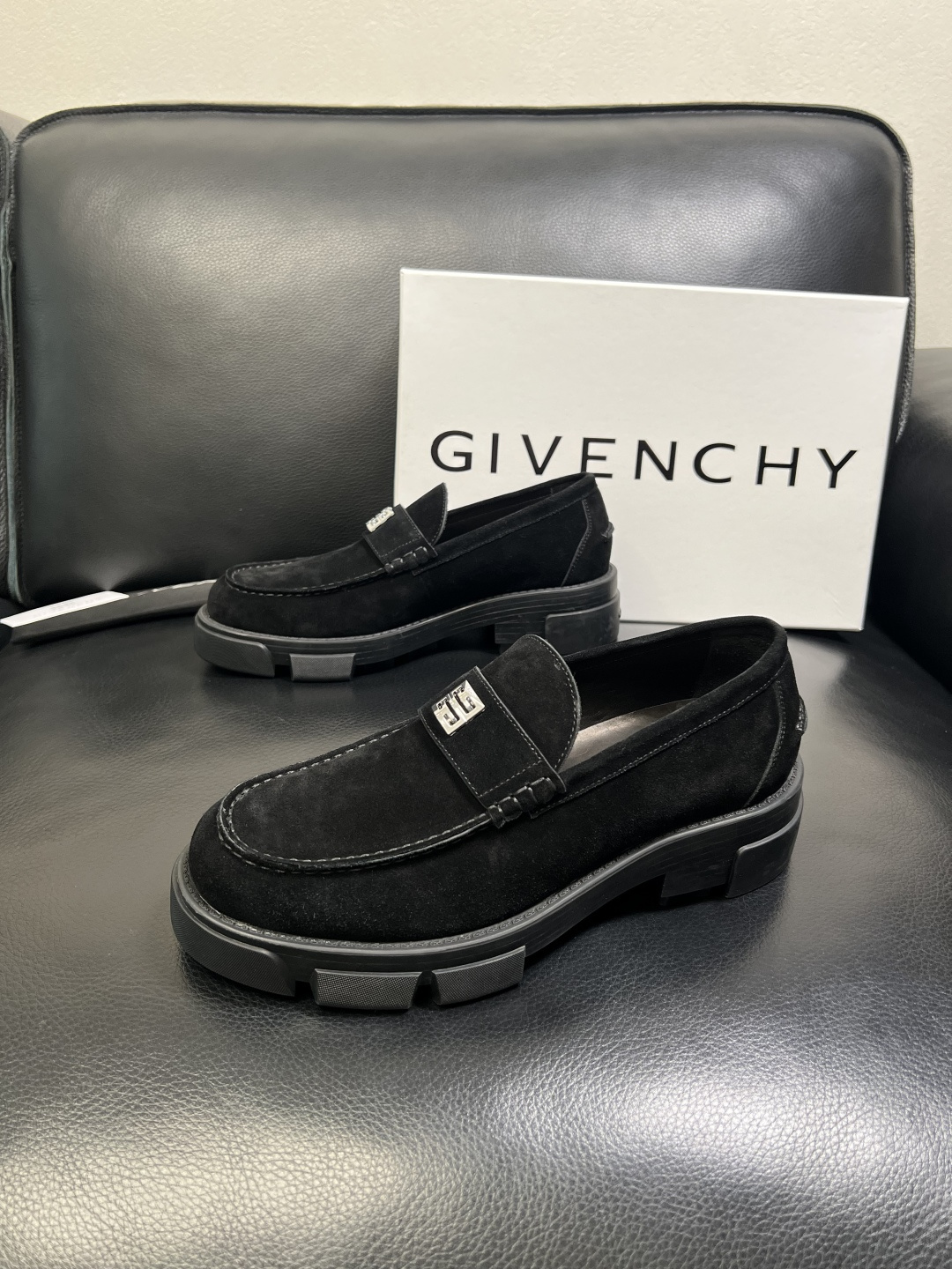 Givenchy 高品质 顶级工艺品 纪梵希 专柜同步原厂配置，意大利进口牛皮搭配网布面料，全鞋配件私模