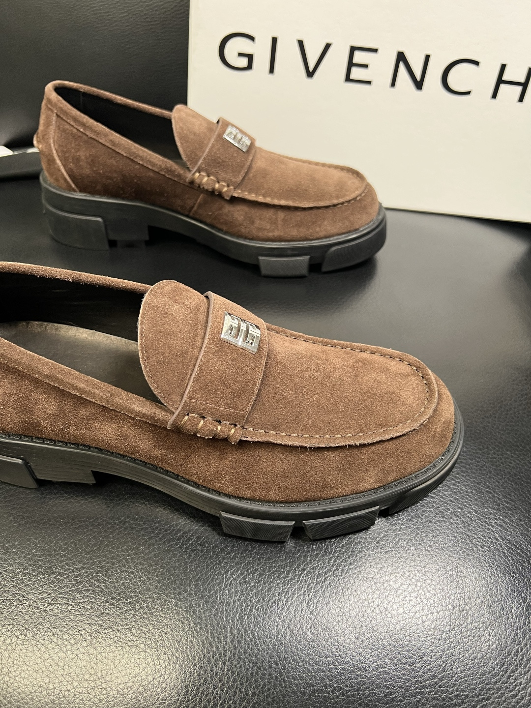 Givenchy 高品质 顶级工艺品 纪梵希 专柜同步原厂配置，意大利进口牛皮搭配网布面料，全鞋配件私模