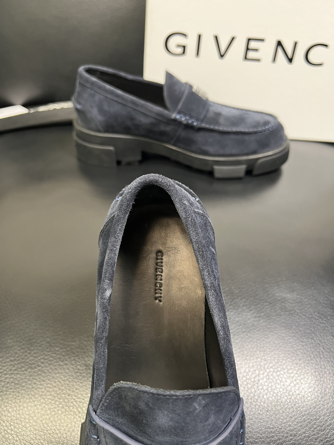 Givenchy 高品质 顶级工艺品 纪梵希 专柜同步原厂配置，意大利进口牛皮搭配网布面料，全鞋配件私模