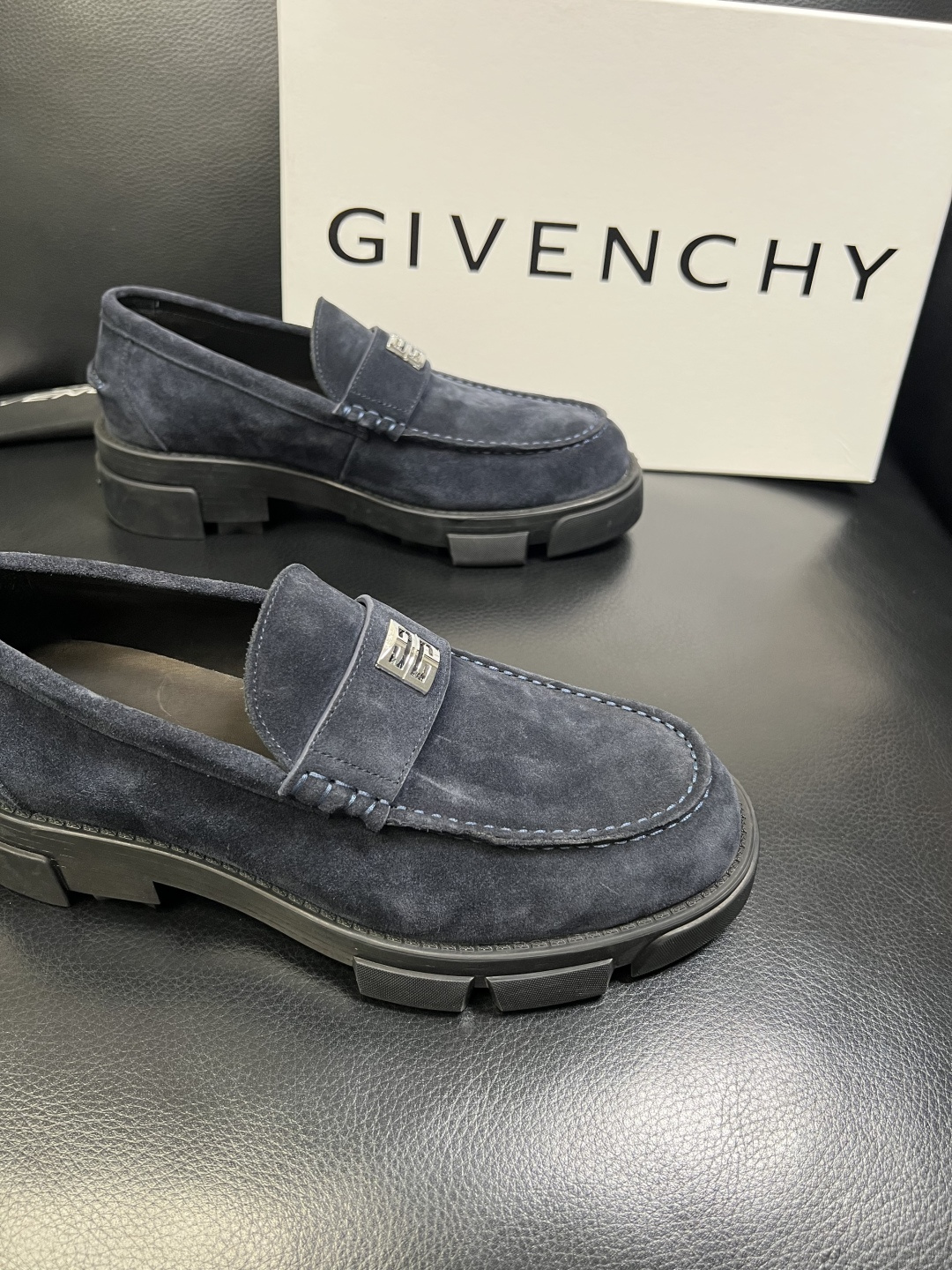 Givenchy 高品质 顶级工艺品 纪梵希 专柜同步原厂配置，意大利进口牛皮搭配网布面料，全鞋配件私模