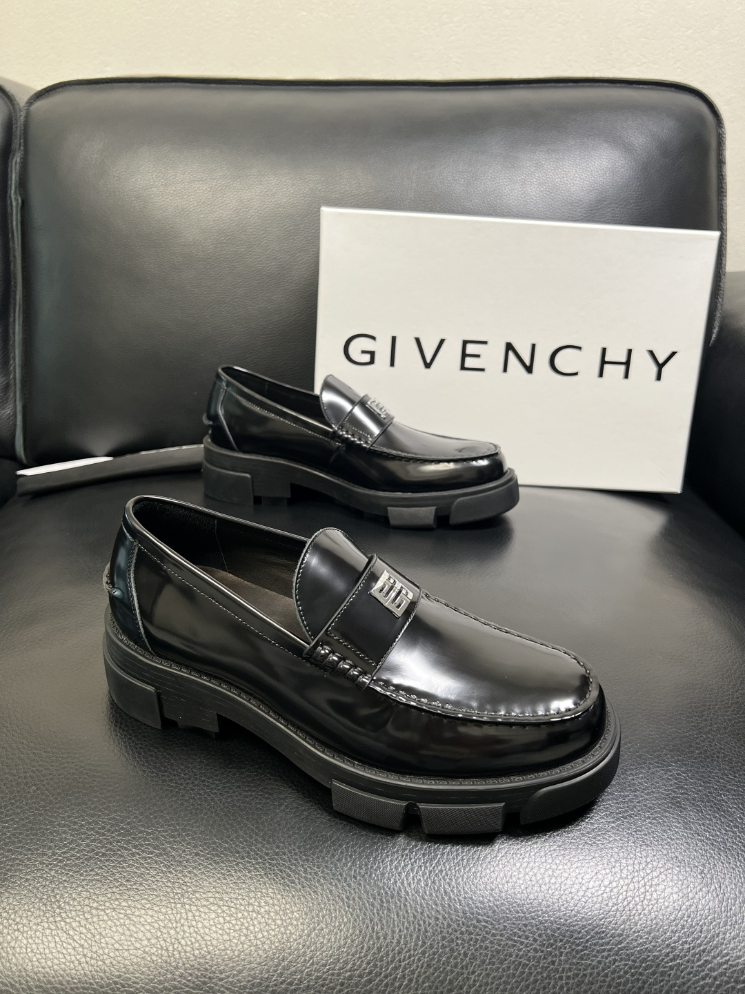 Givenchy 高品质 顶级工艺品 纪梵希 专柜同步原厂配置，意大利进口牛皮搭配网布面料，全鞋配件私模