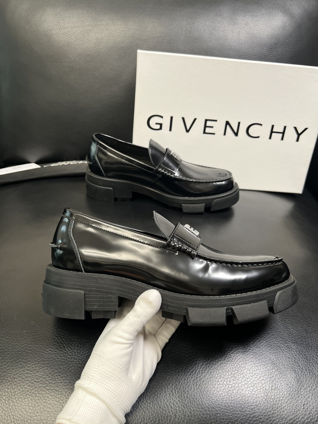 Givenchy 高品质 顶级工艺品 纪梵希 专柜同步原厂配置，意大利进口牛皮搭配网布面料，全鞋配件私模