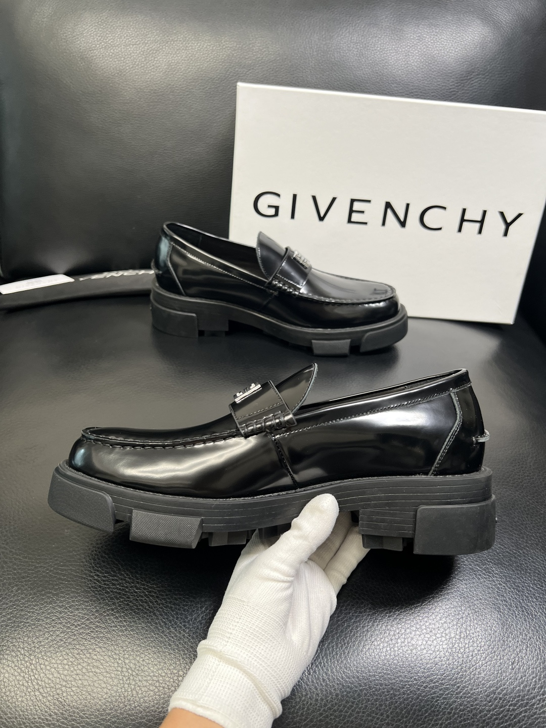 Givenchy 高品质 顶级工艺品 纪梵希 专柜同步原厂配置，意大利进口牛皮搭配网布面料，全鞋配件私模