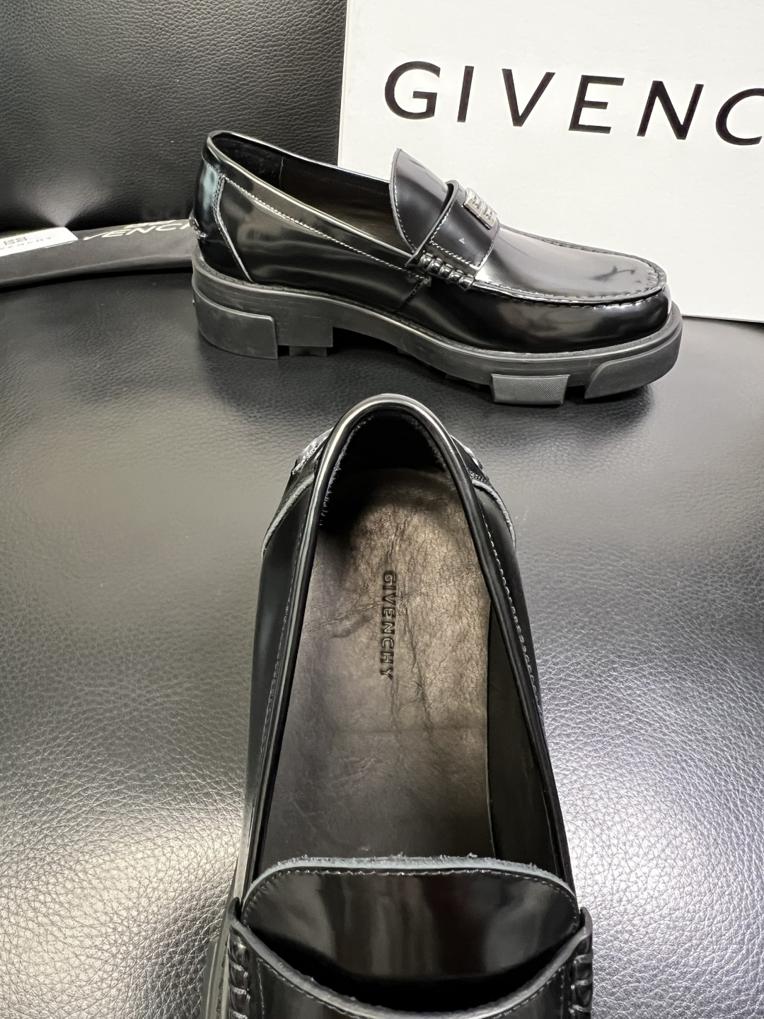 Givenchy 高品质 顶级工艺品 纪梵希 专柜同步原厂配置，意大利进口牛皮搭配网布面料，全鞋配件私模