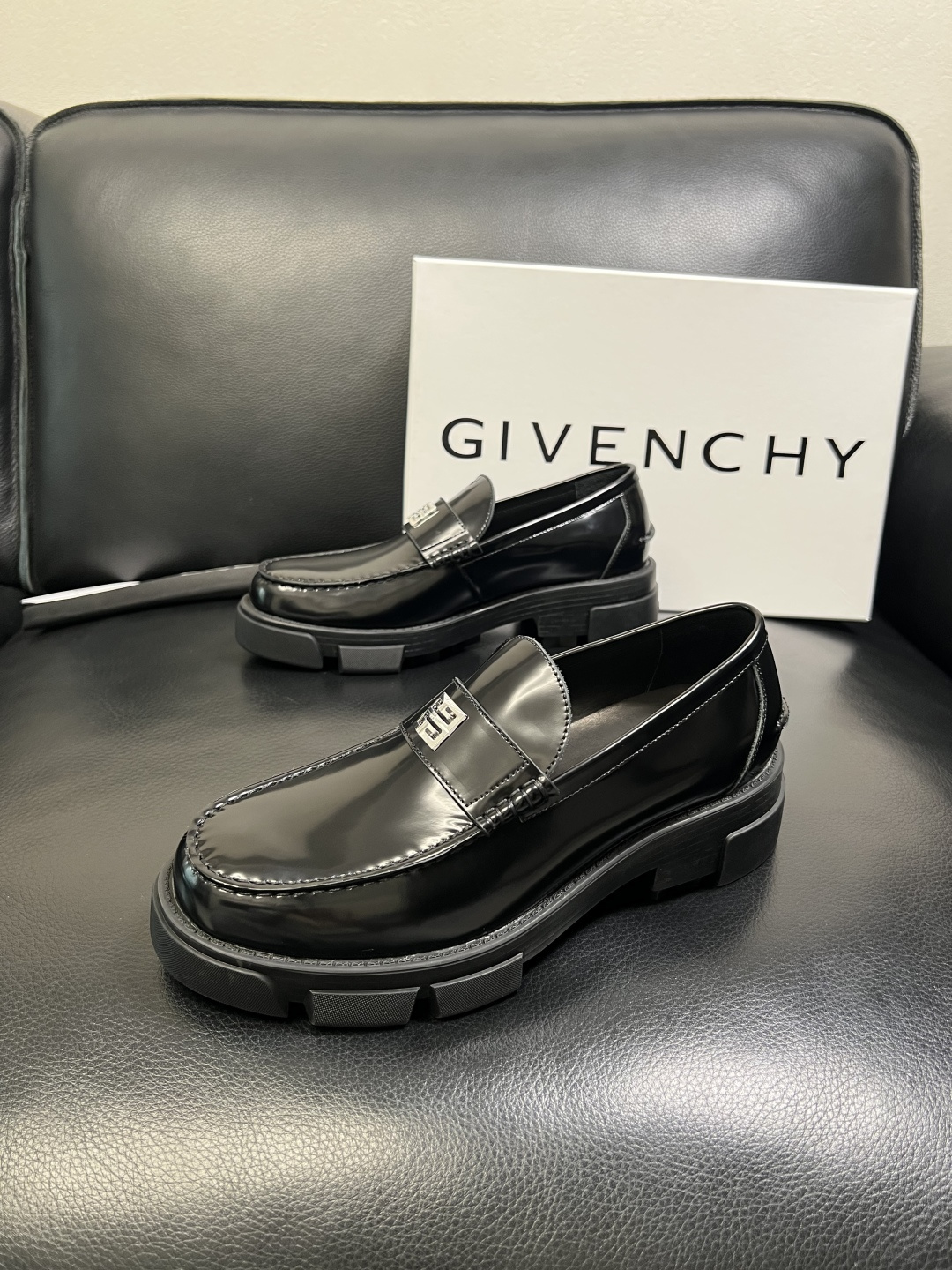 Givenchy 高品质 顶级工艺品 纪梵希 专柜同步原厂配置，意大利进口牛皮搭配网布面料，全鞋配件私模