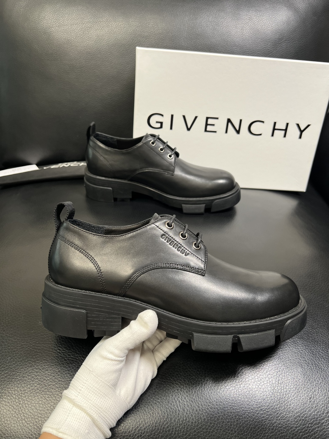Givenchy 高品质 顶级工艺品 纪梵希 专柜同步原厂配置，意大利进口牛皮搭配网布面料，全鞋配件私模