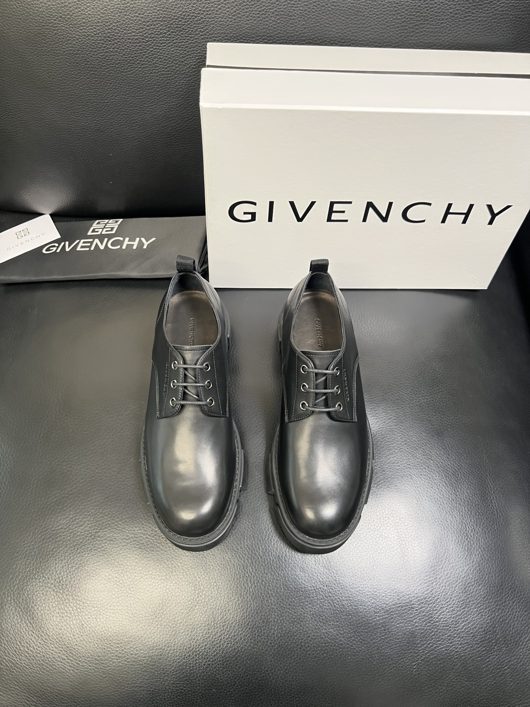 Givenchy 高品质 顶级工艺品 纪梵希 专柜同步原厂配置，意大利进口牛皮搭配网布面料，全鞋配件私模