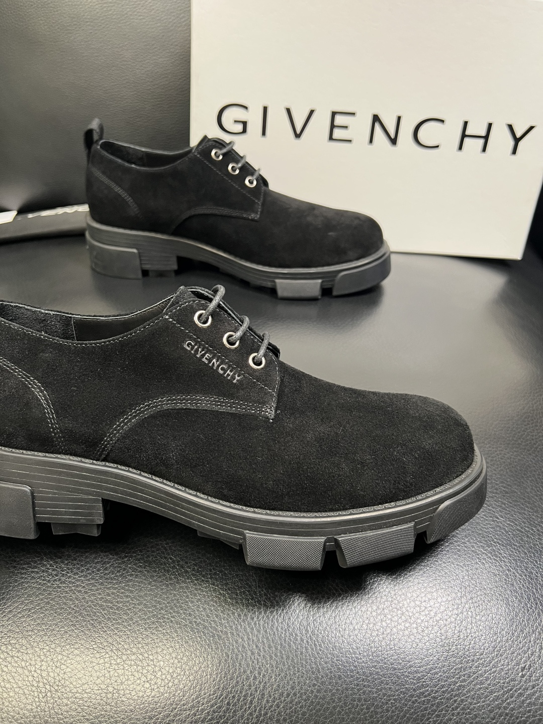 Givenchy 高品质 顶级工艺品 纪梵希 专柜同步原厂配置，意大利进口牛皮搭配网布面料，全鞋配件私模