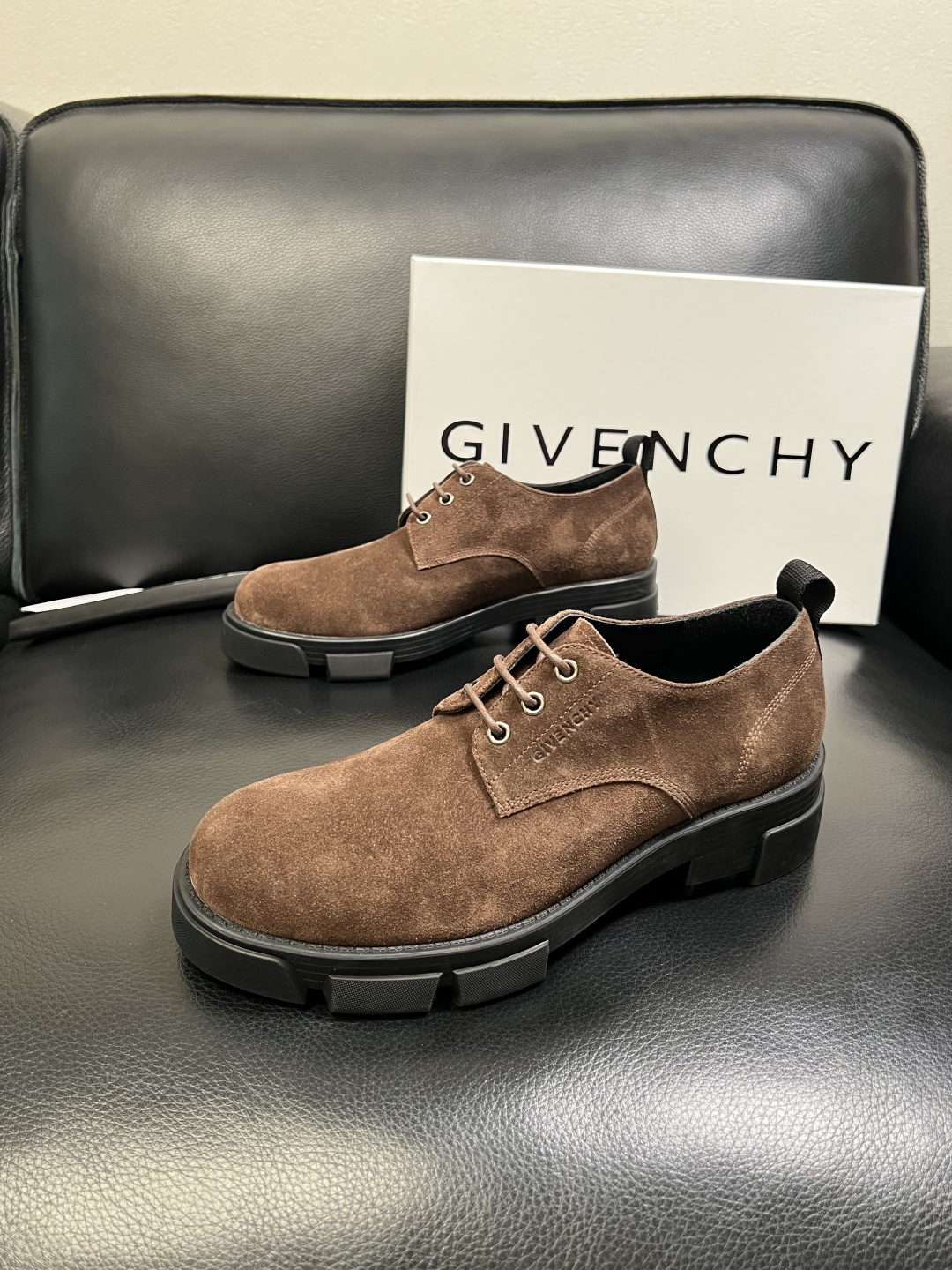 Givenchy 高品质 顶级工艺品 纪梵希 专柜同步原厂配置，意大利进口牛皮搭配网布面料，全鞋配件私模