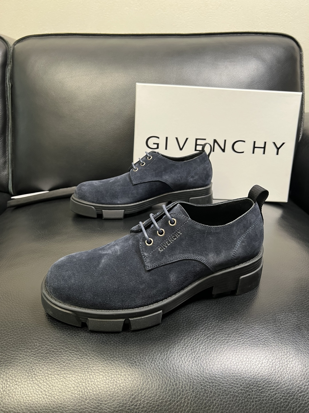 Givenchy 高品质 顶级工艺品 纪梵希 专柜同步原厂配置，意大利进口牛皮搭配网布面料，全鞋配件私模