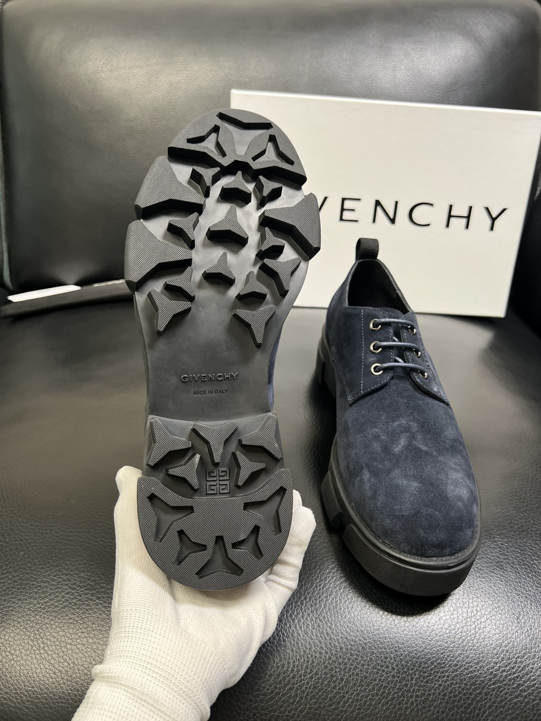 Givenchy 高品质 顶级工艺品 纪梵希 专柜同步原厂配置，意大利进口牛皮搭配网布面料，全鞋配件私模