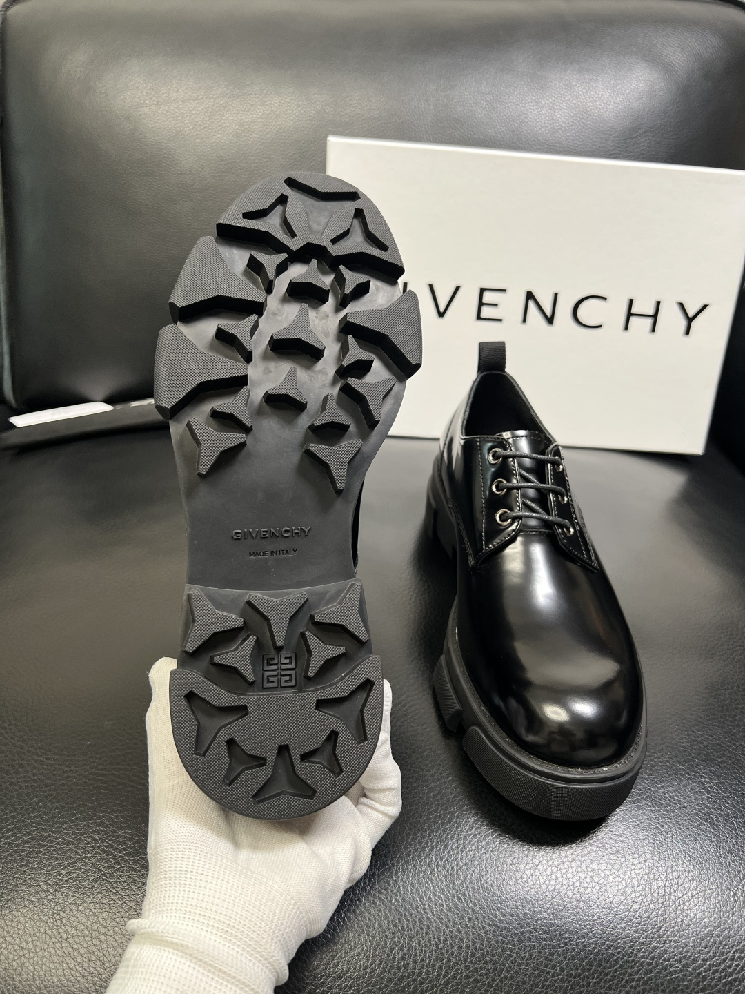 Givenchy 高品质 顶级工艺品 纪梵希 专柜同步原厂配置，意大利进口牛皮搭配网布面料，全鞋配件私模
