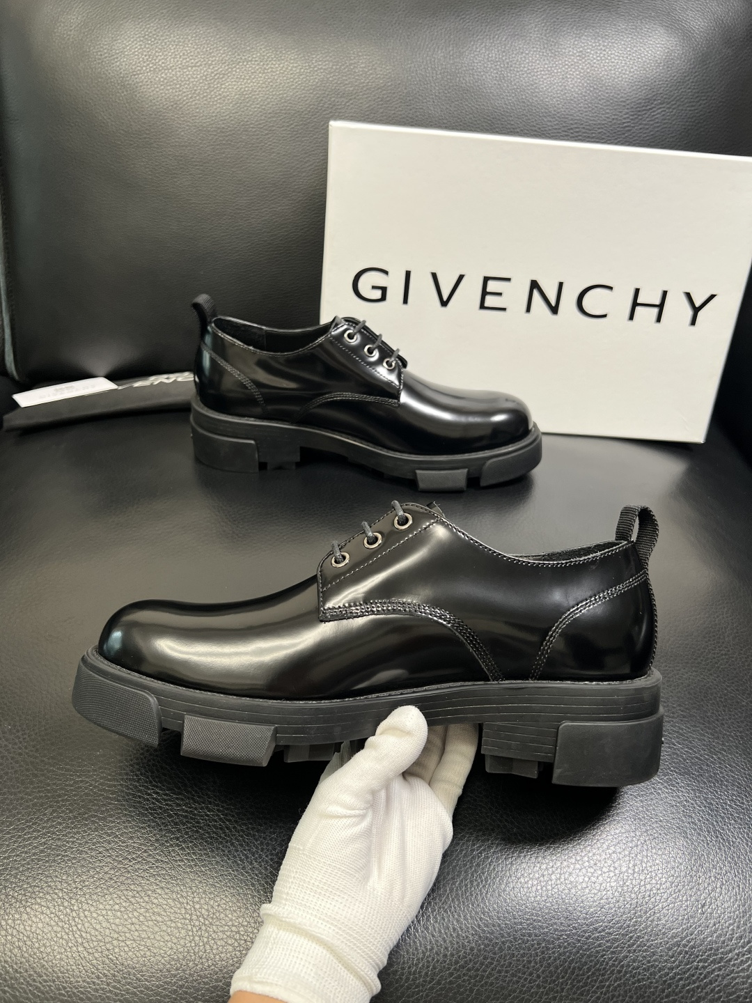 Givenchy 高品质 顶级工艺品 纪梵希 专柜同步原厂配置，意大利进口牛皮搭配网布面料，全鞋配件私模