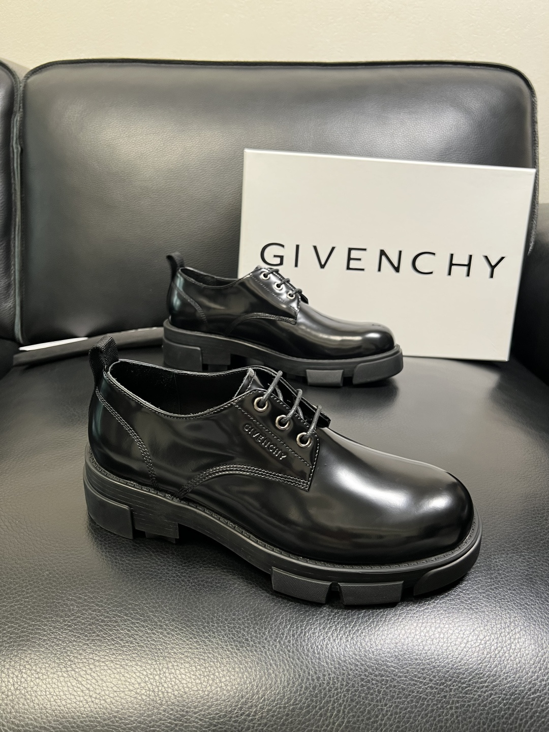 Givenchy 高品质 顶级工艺品 纪梵希 专柜同步原厂配置，意大利进口牛皮搭配网布面料，全鞋配件私模