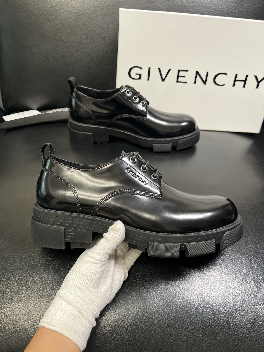 Givenchy 高品质 顶级工艺品 纪梵希 专柜同步原厂配置，意大利进口牛皮搭配网布面料，全鞋配件私模
