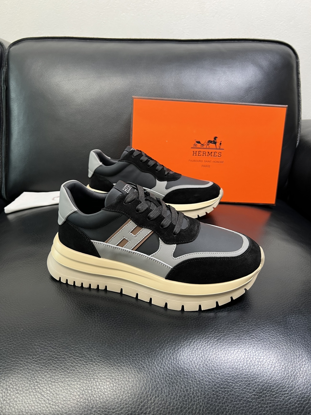 Hermes 高品质 顶级工艺品 爱马仕 专柜同步发售原厂配置，意大利进口原版牛皮面料，高品质拼接工艺，