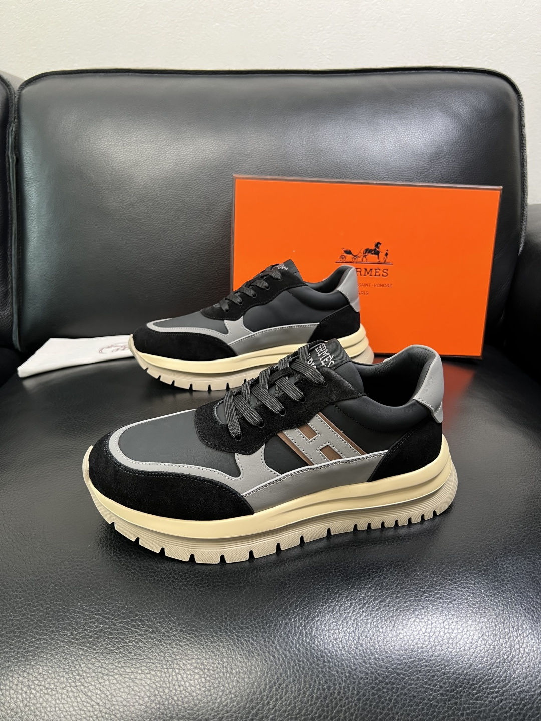 Hermes 高品质 顶级工艺品 爱马仕 专柜同步发售原厂配置，意大利进口原版牛皮面料，高品质拼接工艺，