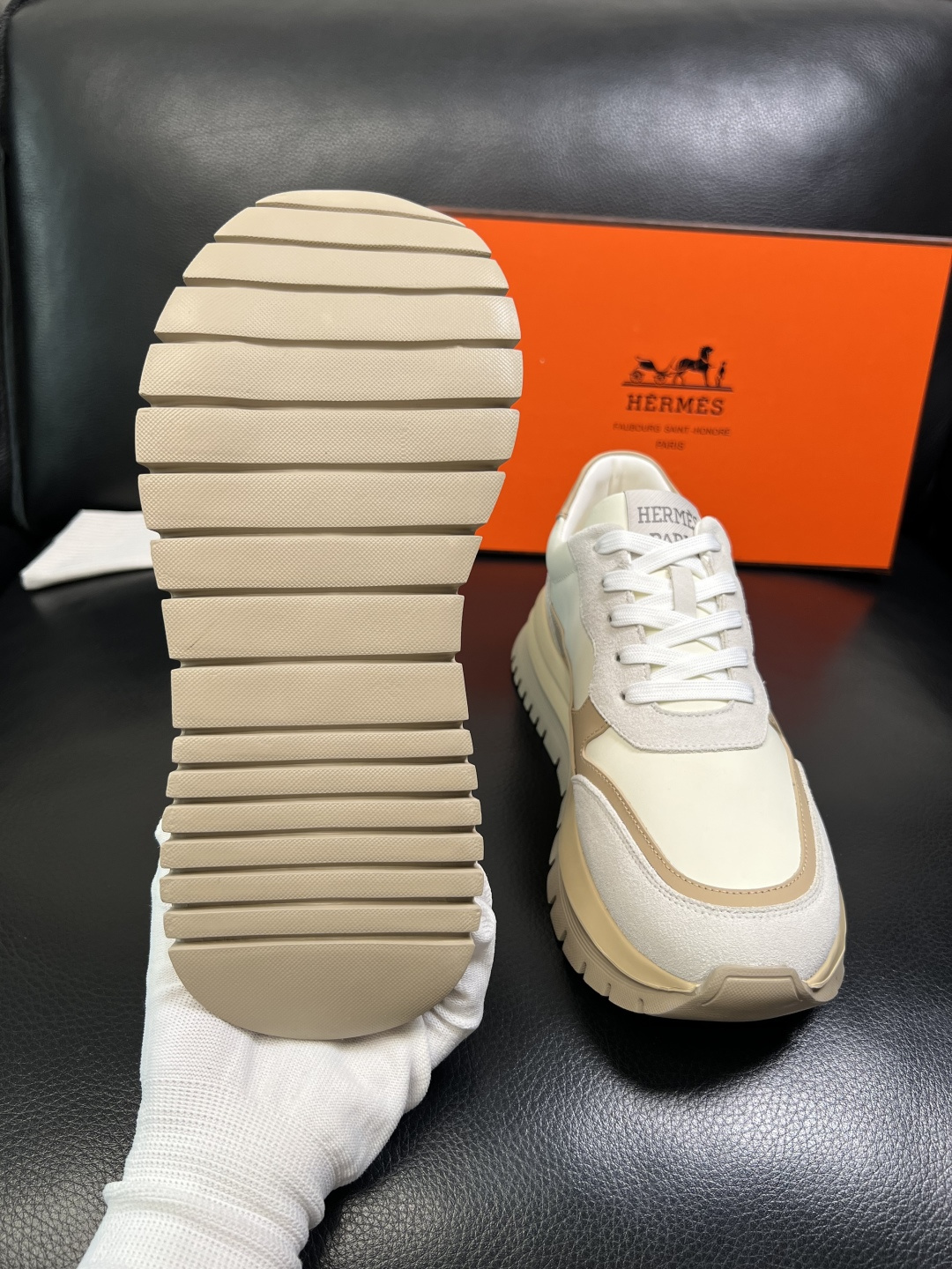 Hermes 高品质 顶级工艺品 爱马仕 专柜同步发售原厂配置，意大利进口原版牛皮面料，高品质拼接工艺，