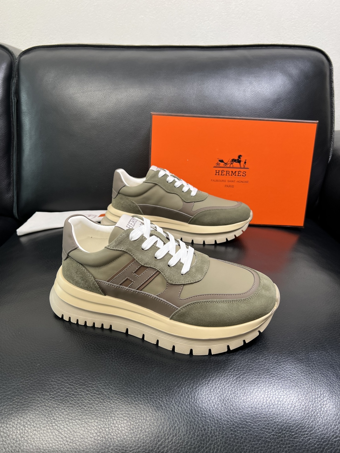 Hermes 高品质 顶级工艺品 爱马仕 专柜同步发售原厂配置，意大利进口原版牛皮面料，高品质拼接工艺，