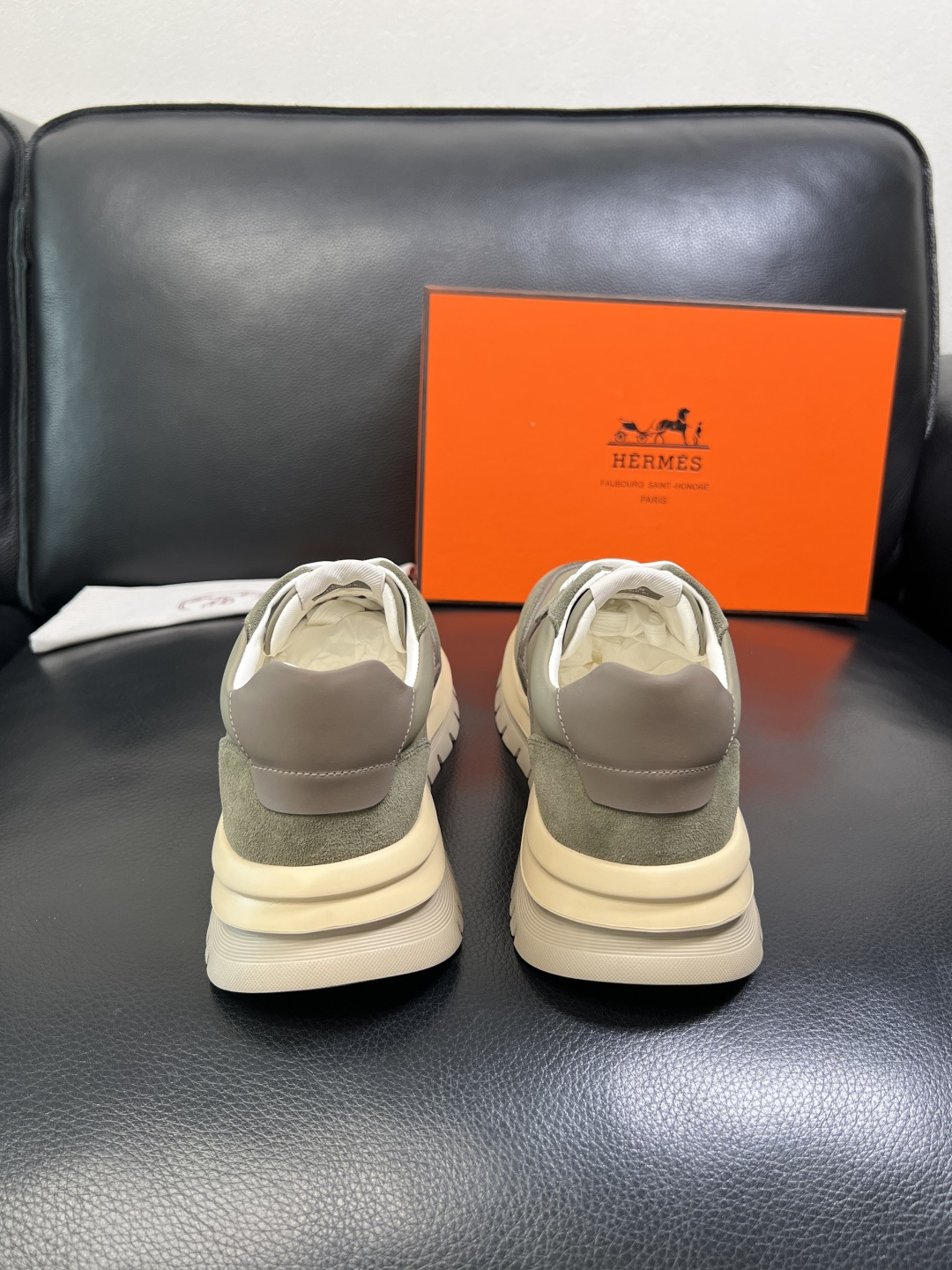 Hermes 高品质 顶级工艺品 爱马仕 专柜同步发售原厂配置，意大利进口原版牛皮面料，高品质拼接工艺，