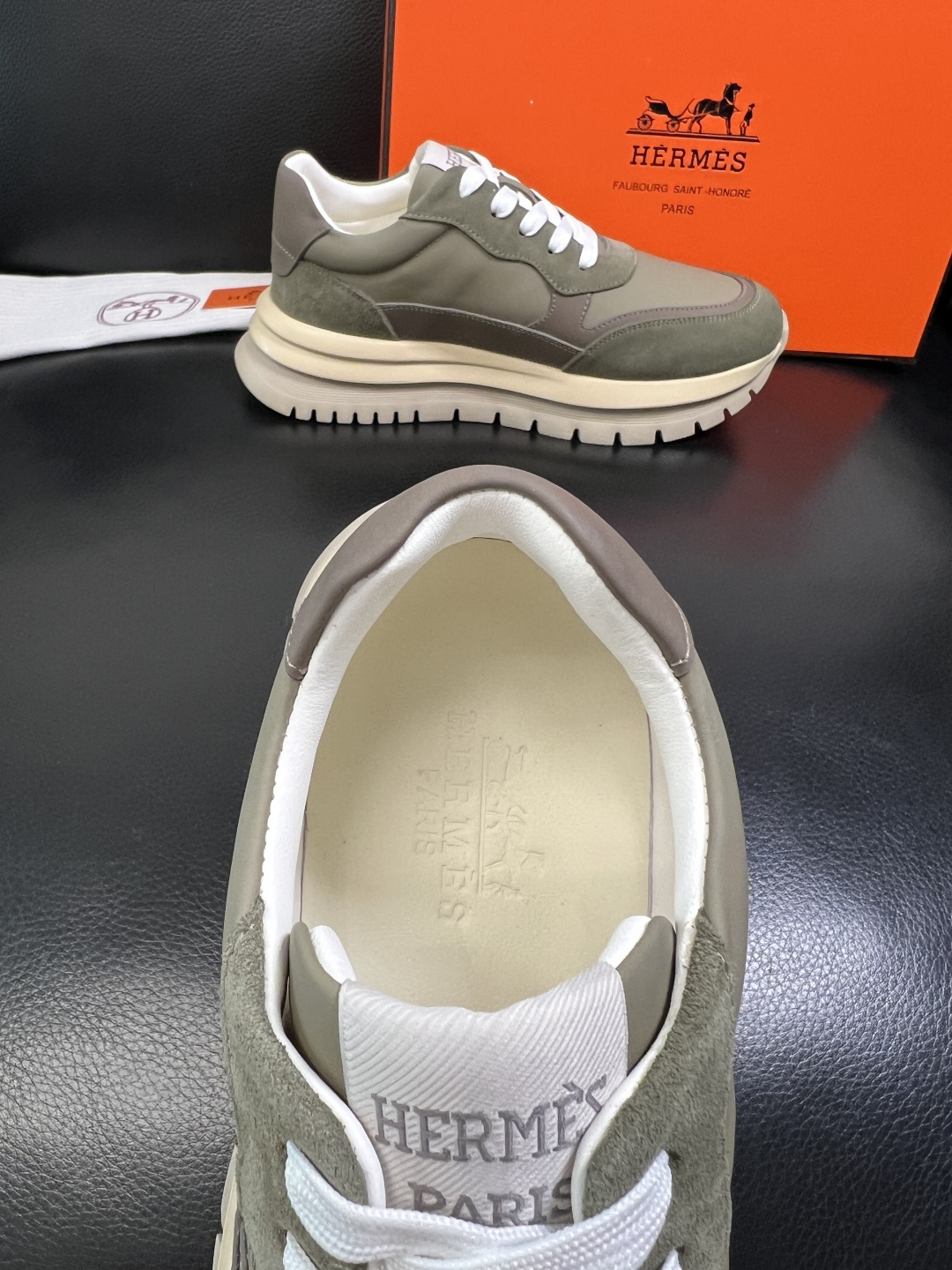 Hermes 高品质 顶级工艺品 爱马仕 专柜同步发售原厂配置，意大利进口原版牛皮面料，高品质拼接工艺，