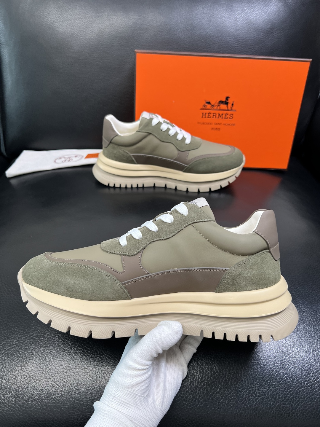 Hermes 高品质 顶级工艺品 爱马仕 专柜同步发售原厂配置，意大利进口原版牛皮面料，高品质拼接工艺，