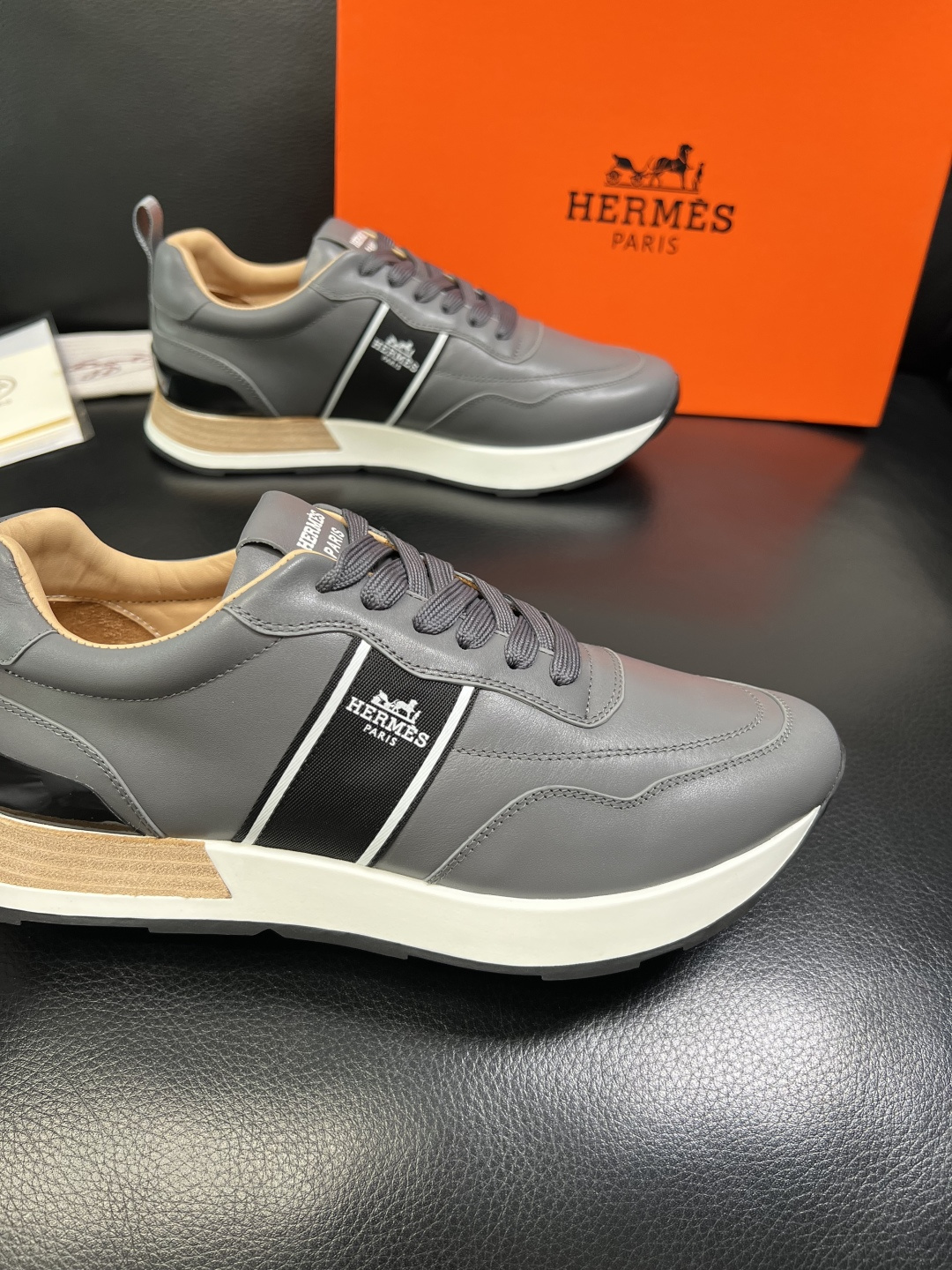 Hermes 顶级工艺品 爱马仕 专柜同步 原厂配置，意大利进口原版牛皮面料，高品质拼接工艺，全进口水染