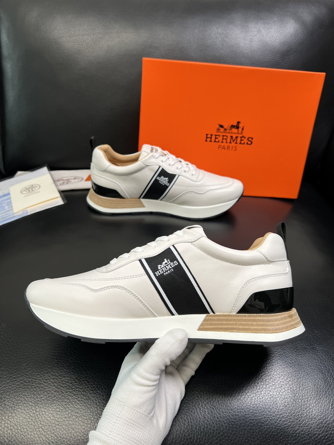 Hermes 顶级工艺品 爱马仕 专柜同步 原厂配置，意大利进口原版牛皮面料，高品质拼接工艺，全进口水染