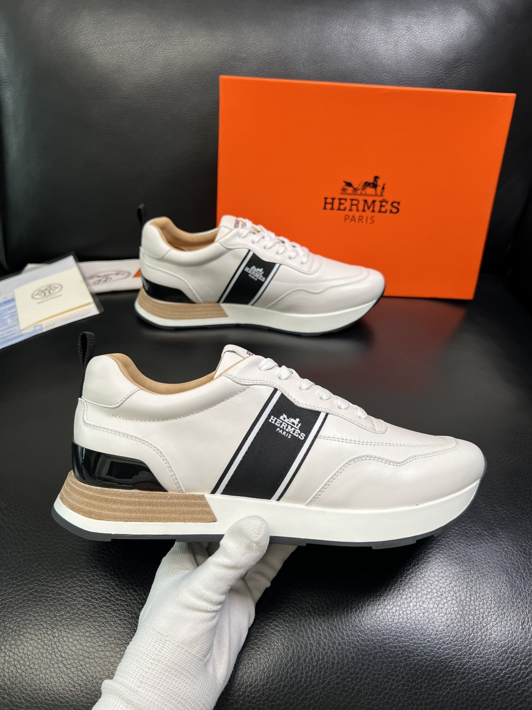 Hermes 顶级工艺品 爱马仕 专柜同步 原厂配置，意大利进口原版牛皮面料，高品质拼接工艺，全进口水染