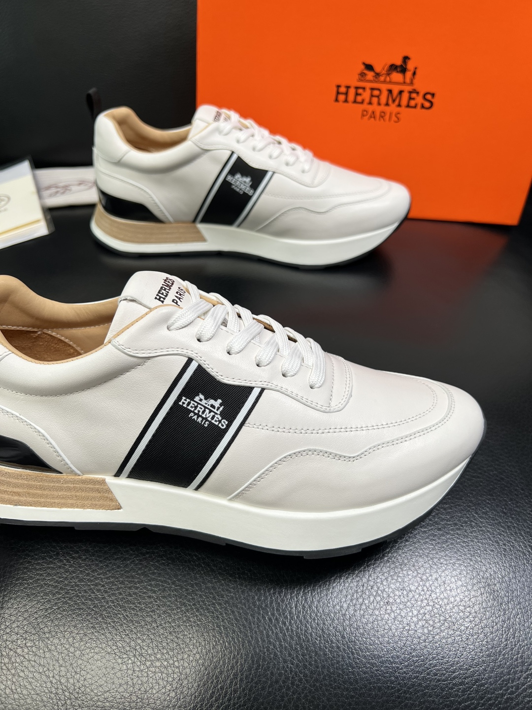 Hermes 顶级工艺品 爱马仕 专柜同步 原厂配置，意大利进口原版牛皮面料，高品质拼接工艺，全进口水染