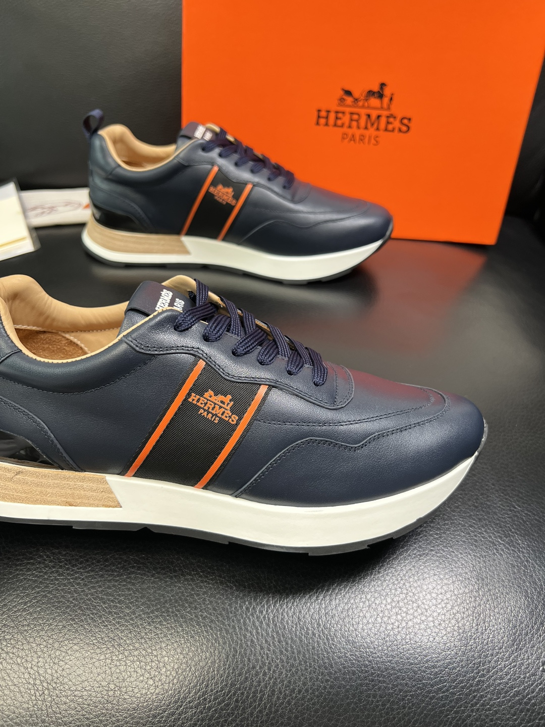 Hermes 顶级工艺品 爱马仕 专柜同步 原厂配置，意大利进口原版牛皮面料，高品质拼接工艺，全进口水染