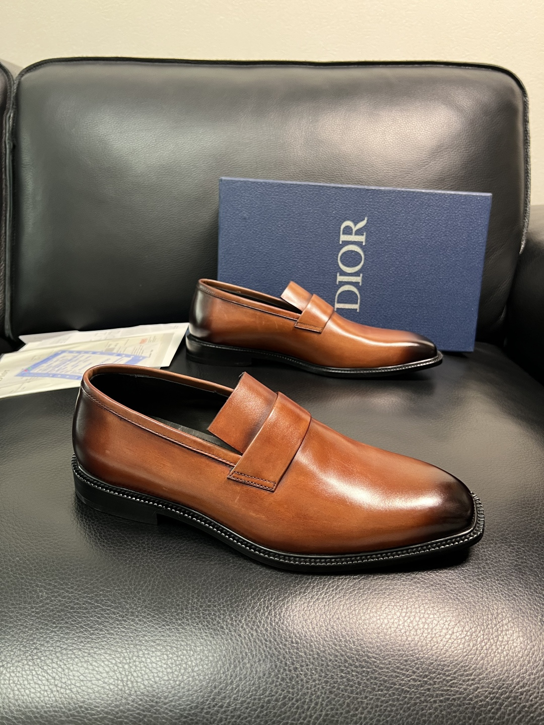 Dior 高品质 顶级工艺品 迪奥 皮鞋系列专柜同步原厂配置，意大利进口牛皮，全进口水染牛皮里垫，鞋底：