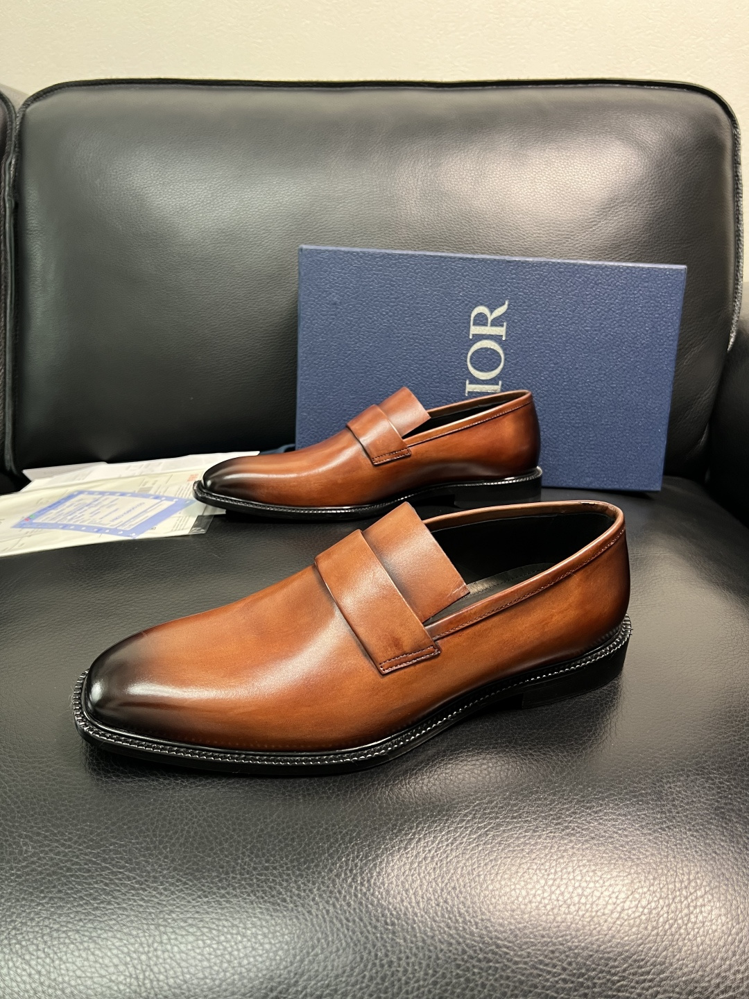 Dior 高品质 顶级工艺品 迪奥 皮鞋系列专柜同步原厂配置，意大利进口牛皮，全进口水染牛皮里垫，鞋底：