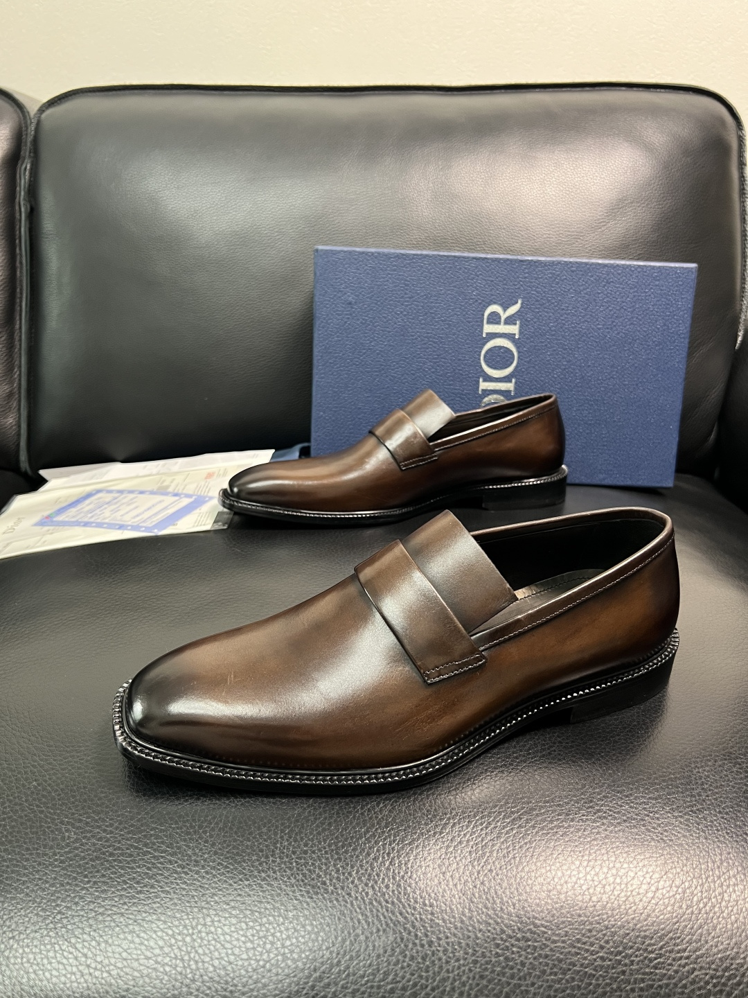 Dior 高品质 顶级工艺品 迪奥 皮鞋系列专柜同步原厂配置，意大利进口牛皮，全进口水染牛皮里垫，鞋底：