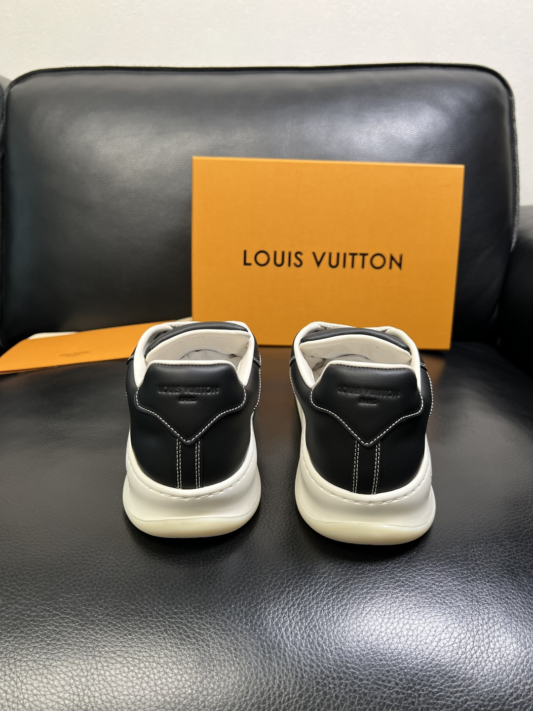 Lv 高品质 顶级工艺品 路易威登，运动板鞋专柜同步，鞋面意大利进口，高品质拼接缤纷色彩复杂工艺品，进口