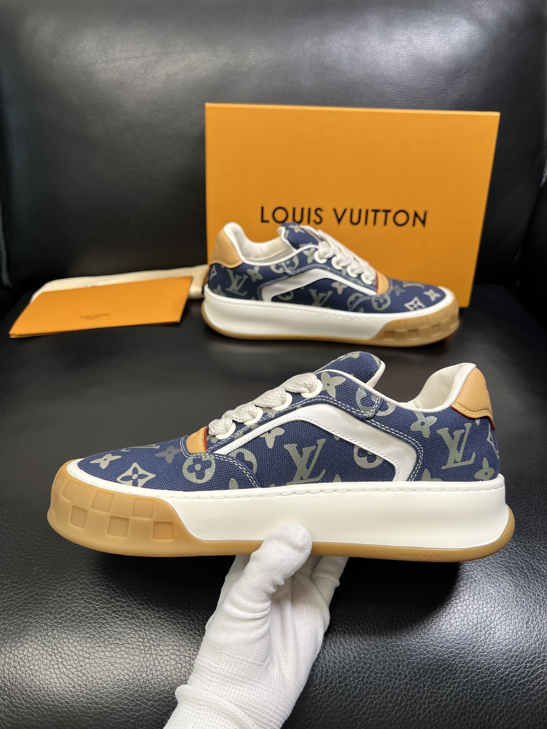 Lv 高品质 顶级工艺品 路易威登，运动板鞋专柜同步，鞋面意大利进口，高品质拼接缤纷色彩复杂工艺品，进口