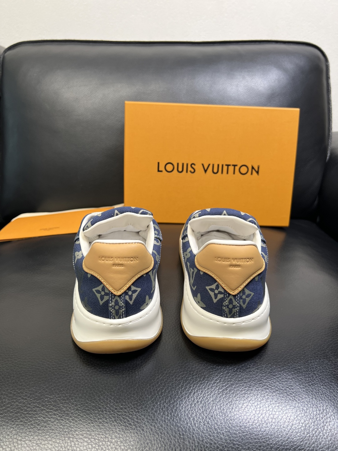 Lv 高品质 顶级工艺品 路易威登，运动板鞋专柜同步，鞋面意大利进口，高品质拼接缤纷色彩复杂工艺品，进口