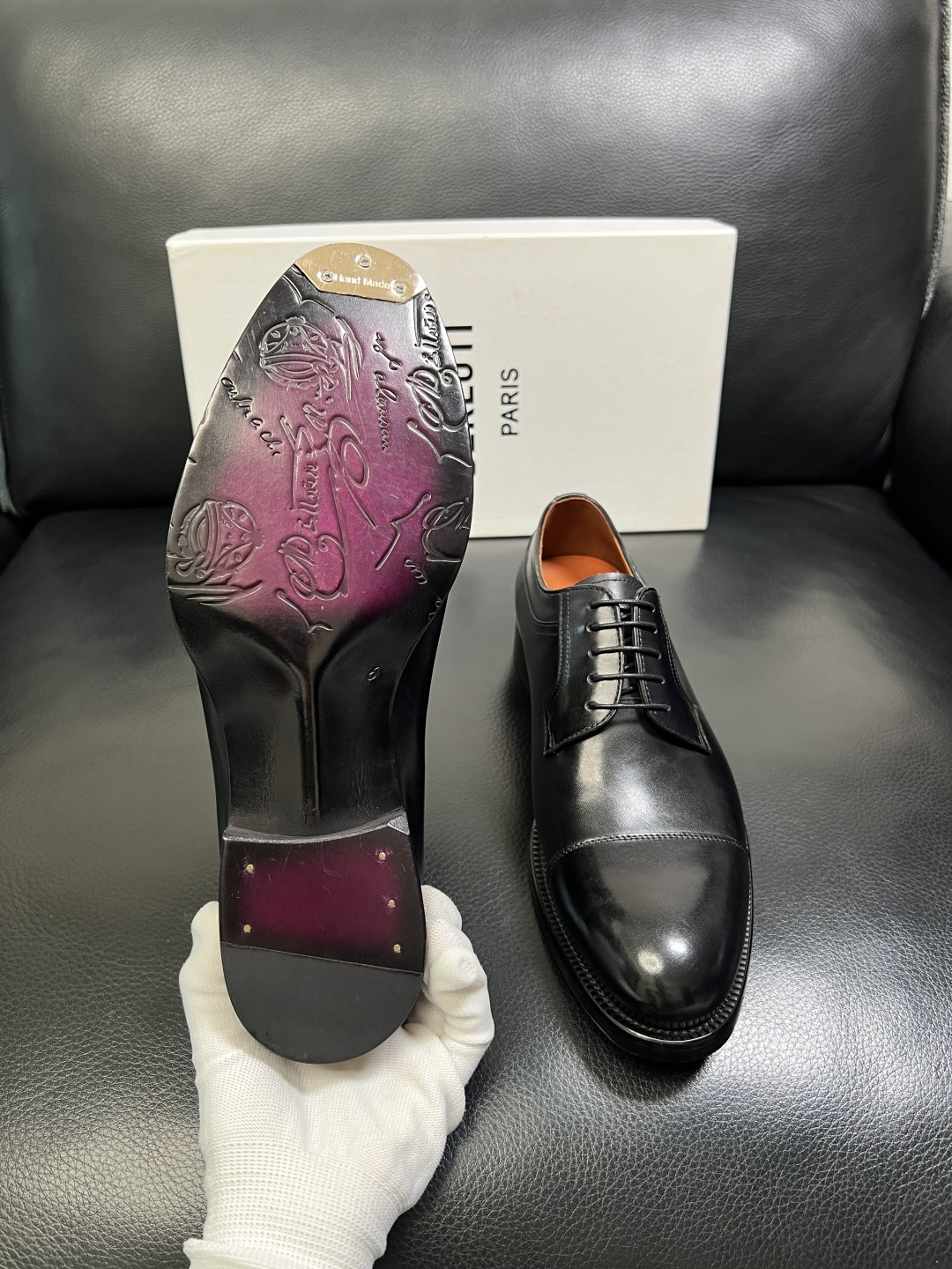 Berluti 顶级代购 布鲁提 专柜同步发售原厂配置，意大利进口牛皮面料，全进口水染牛皮里垫，鞋底：原