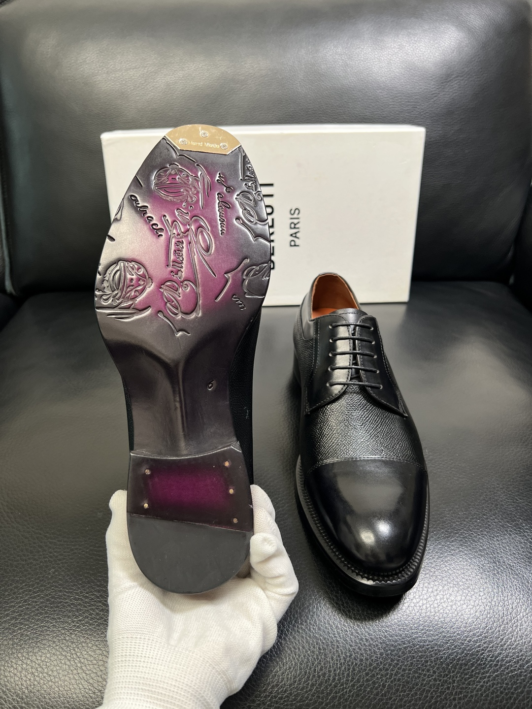 Berluti 顶级代购 布鲁提 专柜同步发售原厂配置，意大利进口牛皮面料，全进口水染牛皮里垫，鞋底：原