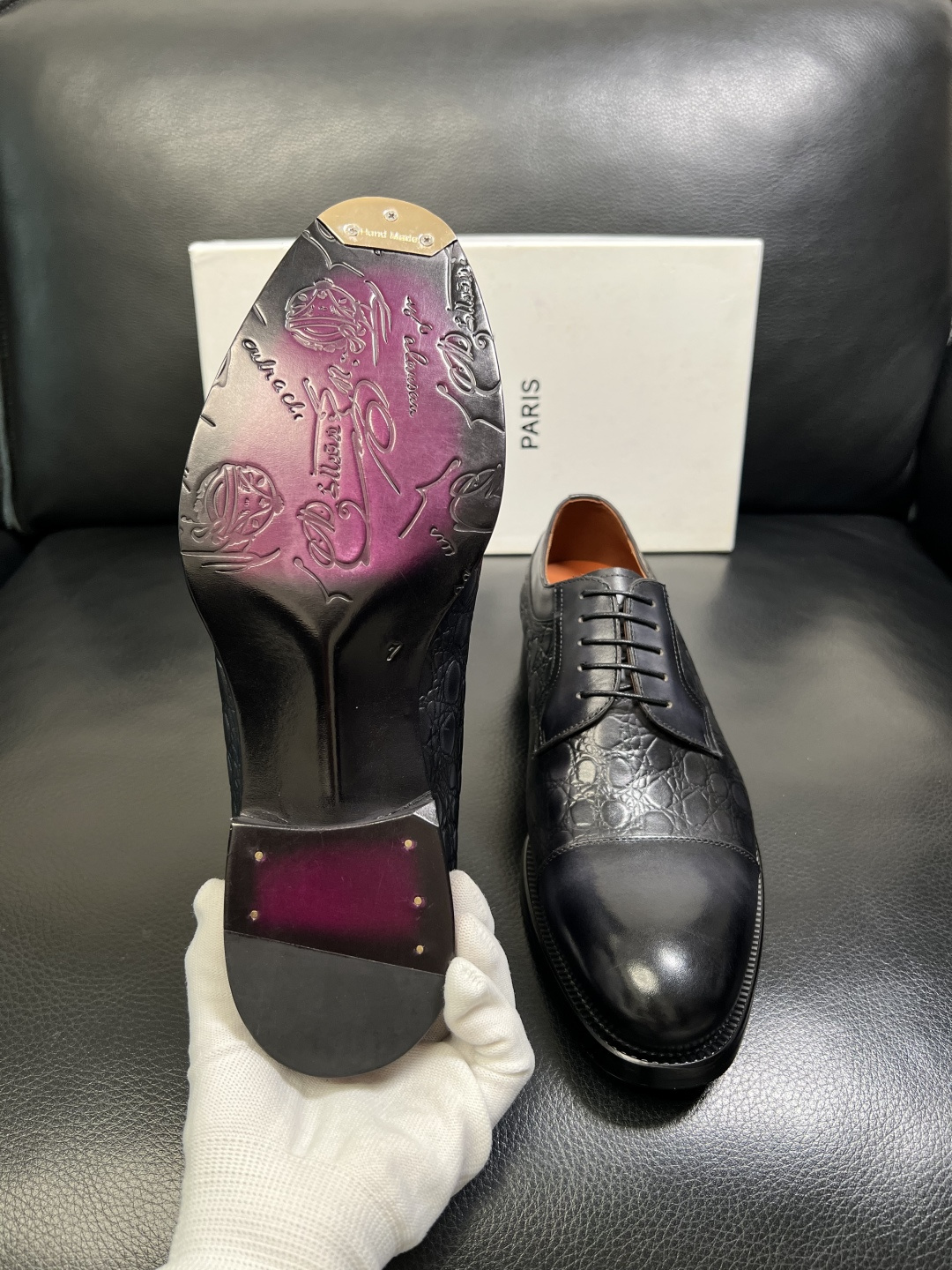 Berluti 顶级代购 布鲁提 专柜同步发售原厂配置，意大利进口牛皮面料，全进口水染牛皮里垫，鞋底：原