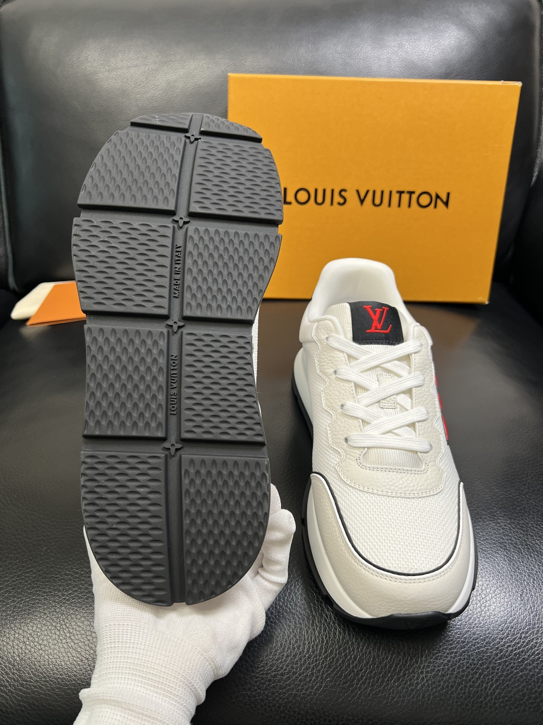 Lv 高品质 顶级工艺品 路易威登，专柜同步原厂配置，鞋面意大利进口，高品质拼接缤纷色彩复杂工艺品，进口