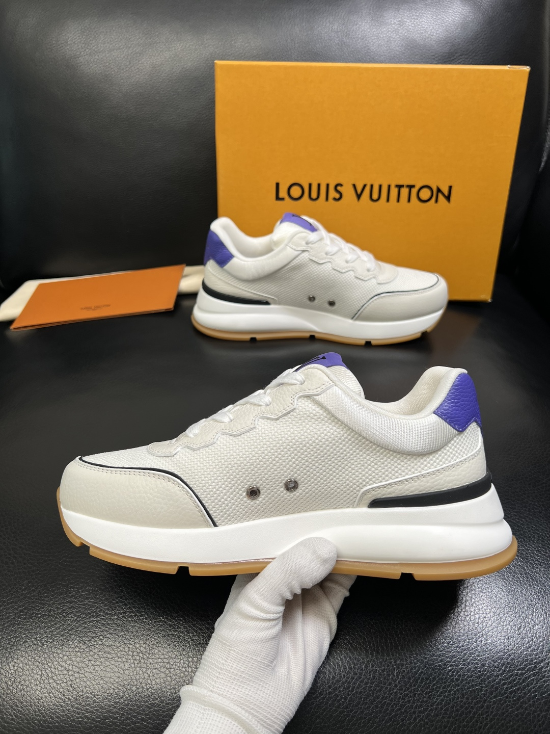 Lv 高品质 顶级工艺品 路易威登，专柜同步原厂配置，鞋面意大利进口，高品质拼接缤纷色彩复杂工艺品，进口