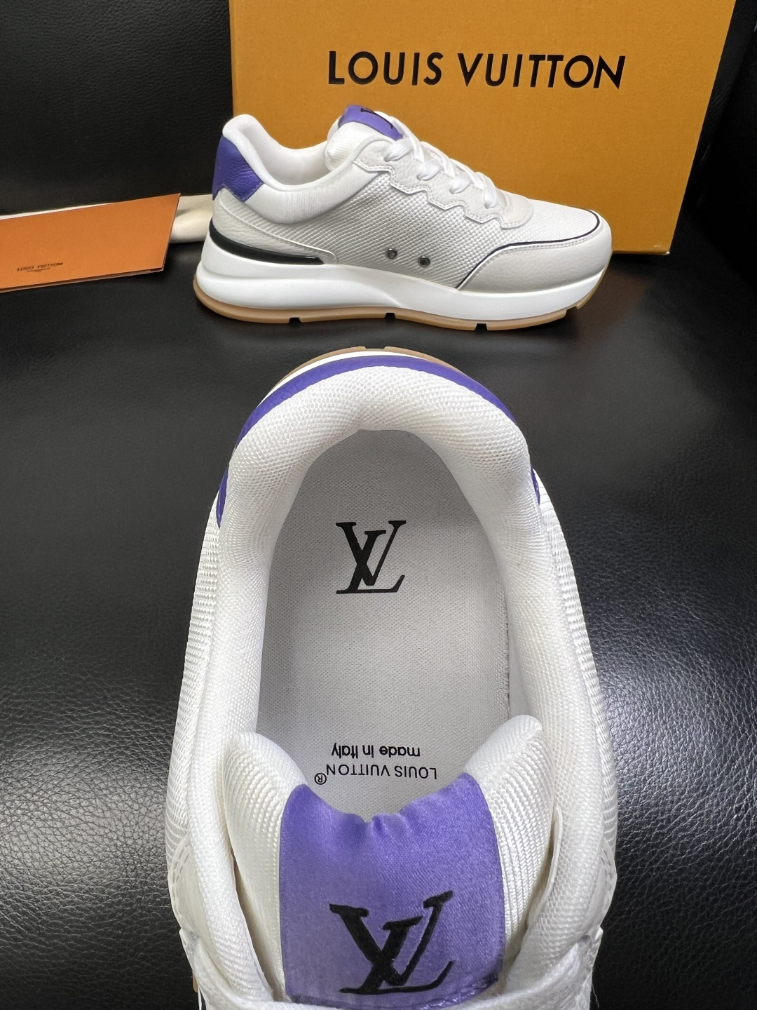 Lv 高品质 顶级工艺品 路易威登，专柜同步原厂配置，鞋面意大利进口，高品质拼接缤纷色彩复杂工艺品，进口